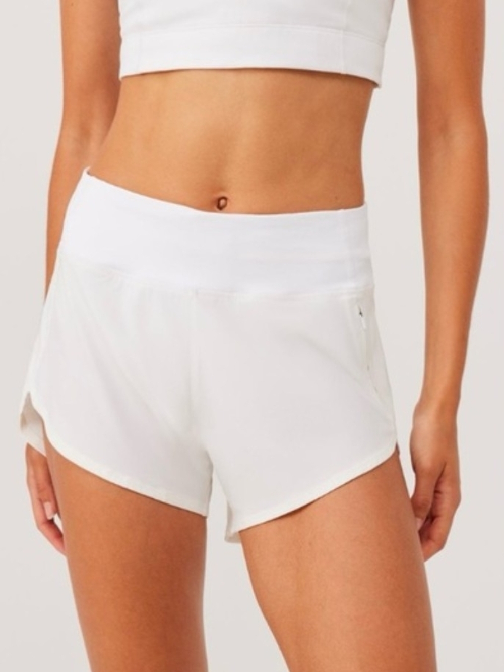 NWT Outdoor Voices Women's White Hudson 2.5" Shorts Size XL Lined Running